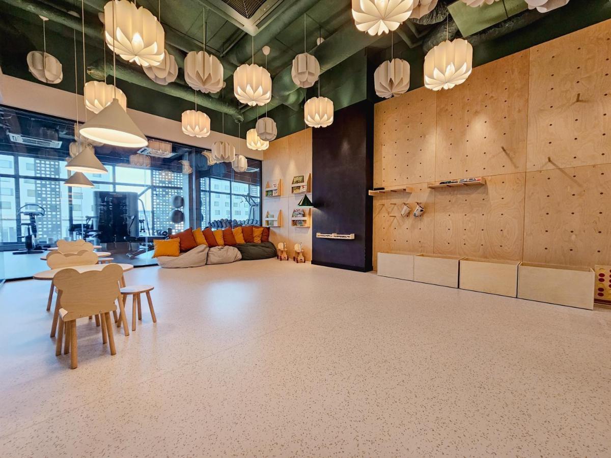 Urban Apartments Luxury Skyline Sokolska Towers 30A, 2 Free Garages, Gym & Sauna, Self Check-In كاتوفيتسه المظهر الخارجي الصورة