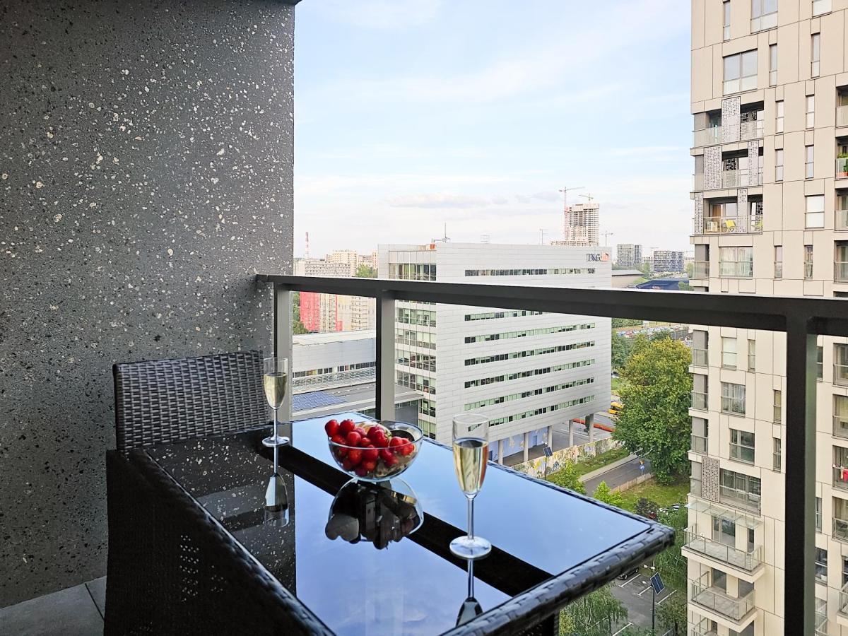 Urban Apartments Luxury Skyline Sokolska Towers 30A, 2 Free Garages, Gym & Sauna, Self Check-In كاتوفيتسه المظهر الخارجي الصورة